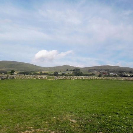 Y Gorlan Villa Llanllechid Exterior photo